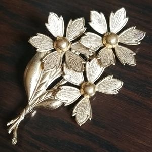 Vintage Gold Tone Metal Flower Bouquet Brooch Pin